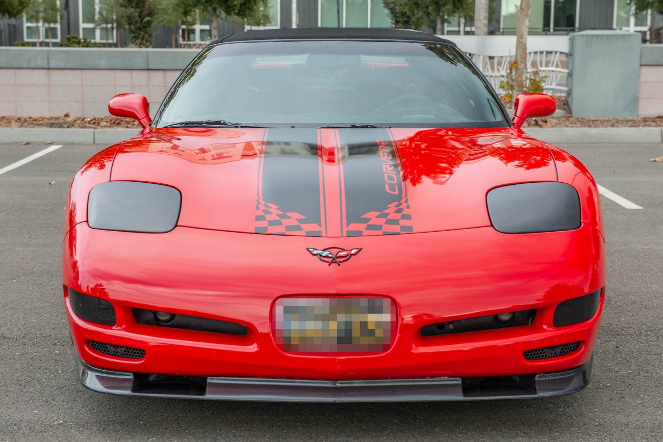 eos-chevrolet-corvette-c5-carbon-fiber-front-headlight-covers-vent-552-bkcf (3)