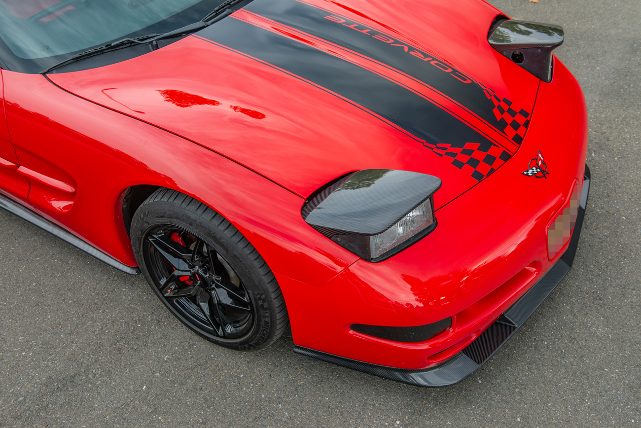 eos-chevrolet-corvette-c5-carbon-fiber-front-headlight-covers-vent-552-bkcf (9)