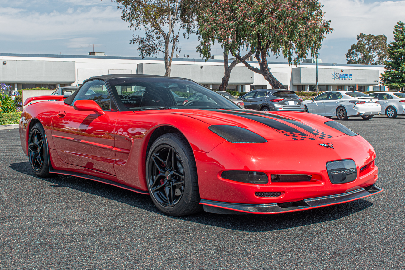 eos-chevrolet-corvette-c5-carbon-fiber-front-license-plate-trim-cover-vent-581-bkcf (14)