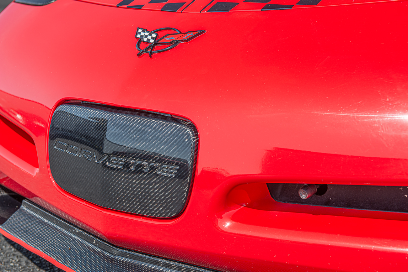 eos-chevrolet-corvette-c5-carbon-fiber-front-license-plate-trim-cover-vent-581-bkcf (26)