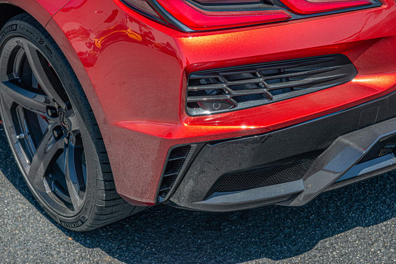 eos-chevrolet-corvette-c8-z06-rear-side-vent-cover-vent-602-bkcf (37)