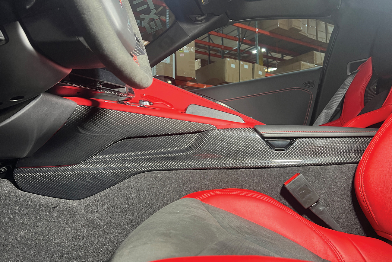 eos-corvette-c8-center-console-side-panel-cover-vent-655-bkcf (11)