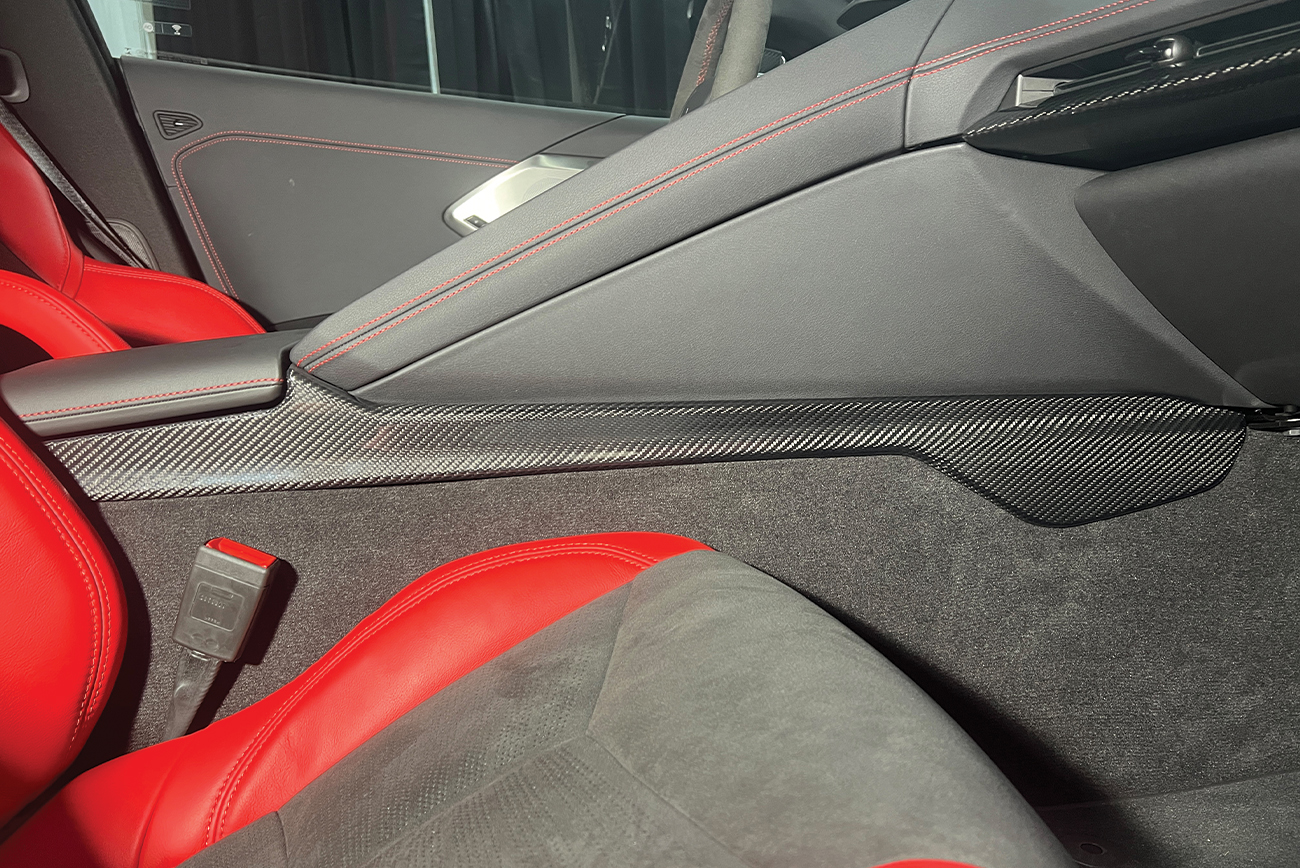 eos-corvette-c8-center-console-side-panel-cover-vent-655-bkcf (13)
