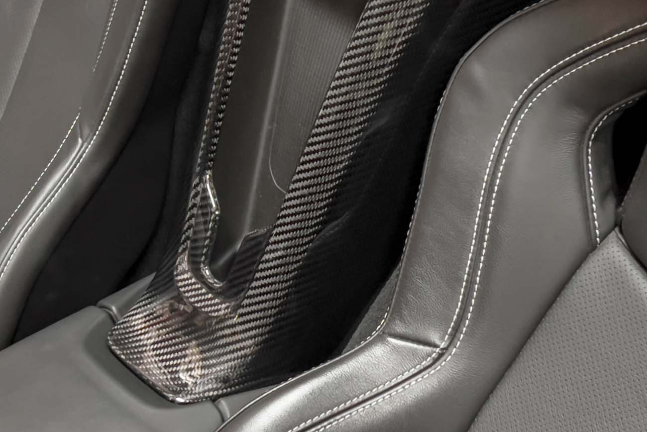 eos-corvette-c8-waterfall-lower-trim-console-cover-grill-514-bkcf (13)