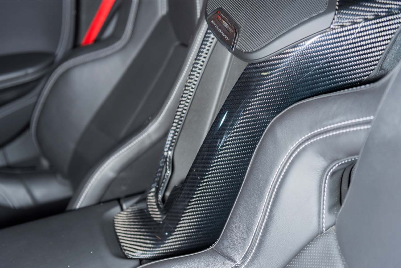 eos-corvette-c8-waterfall-lower-trim-console-cover-grill-514-bkcf (7)