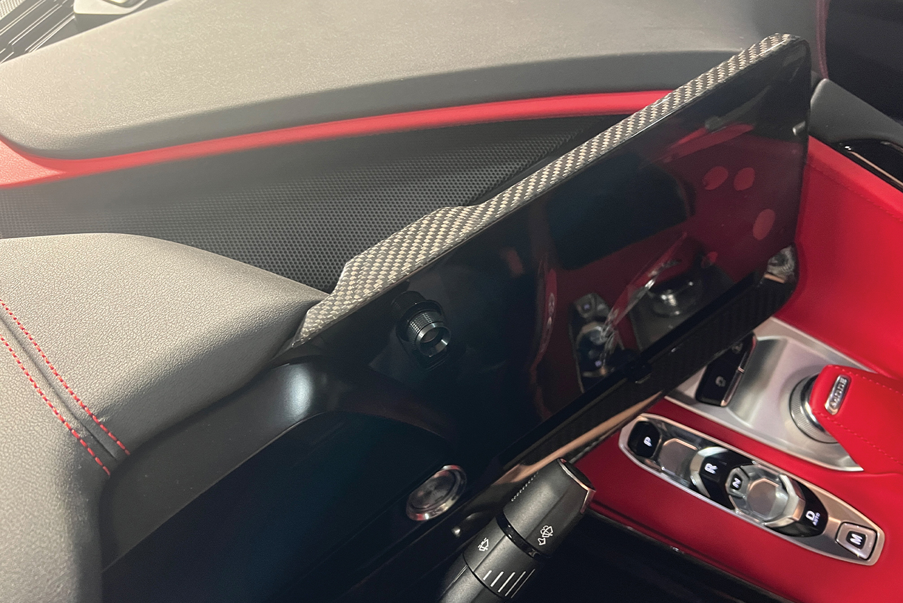 eos-corvette-c8-carbon-fiber-radio-gps-navigation-screen-cover-vent-653-bkcf (10)