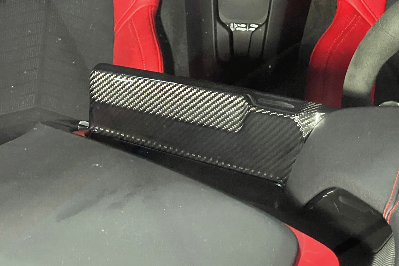 eos-corvette-c8-carbon-fiber-radio-gps-navigation-screen-cover-vent-653-bkcf (12)