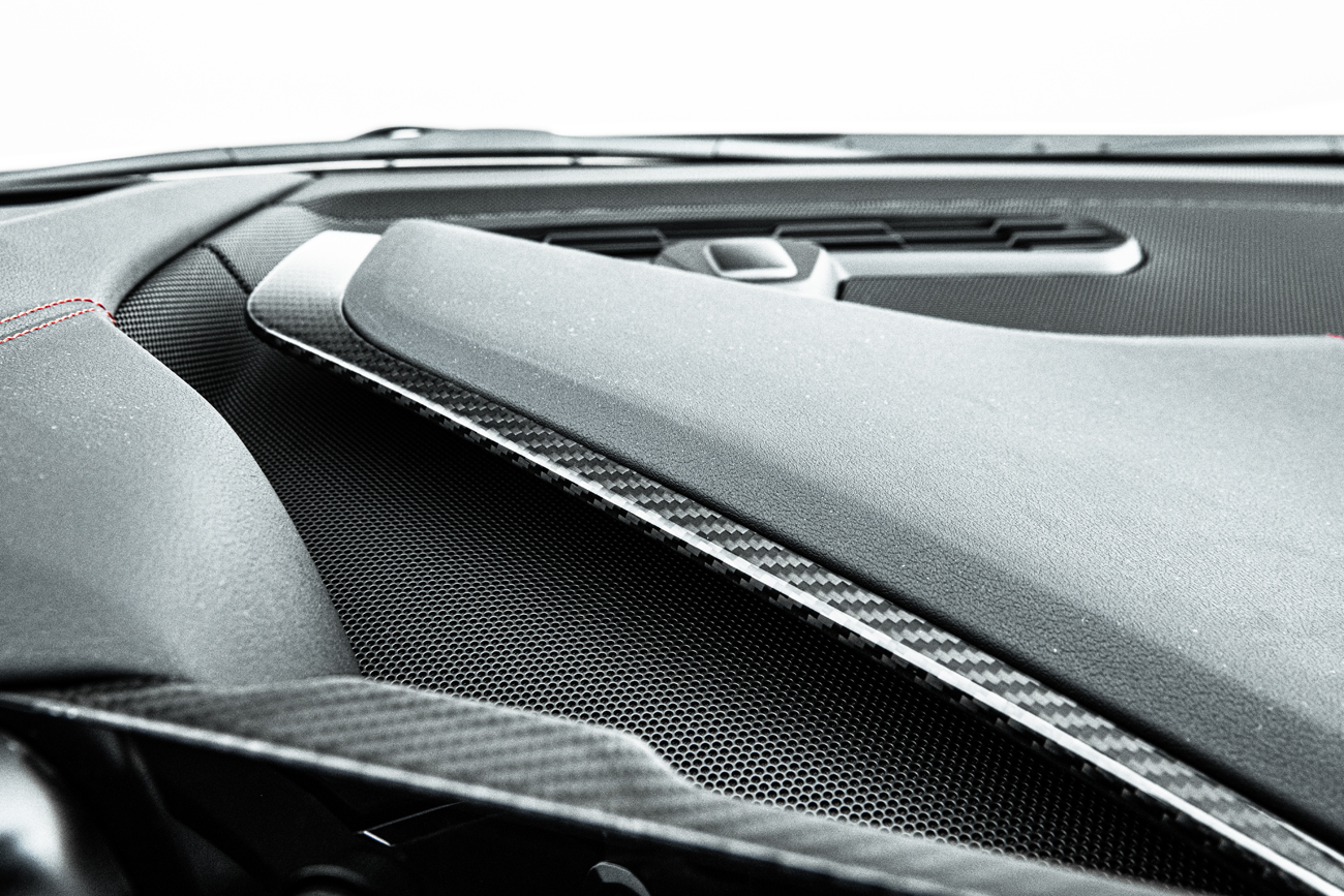 eos-corvette-c8-carbon-fiber-upper-dash-pad-trim-cover-kit-vent-559-bkcf (17)