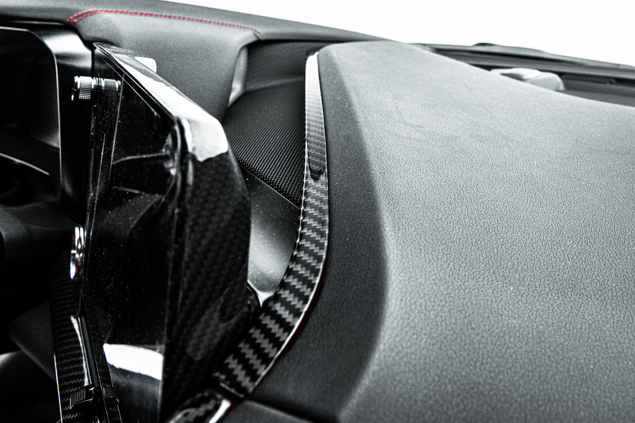 eos-corvette-c8-carbon-fiber-upper-dash-pad-trim-cover-kit-vent-559-bkcf (18)