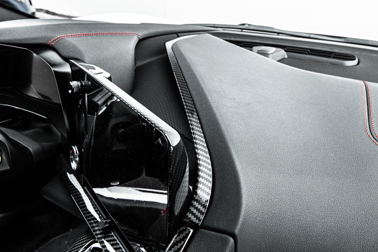 eos-corvette-c8-carbon-fiber-upper-dash-pad-trim-cover-kit-vent-559-bkcf (22)