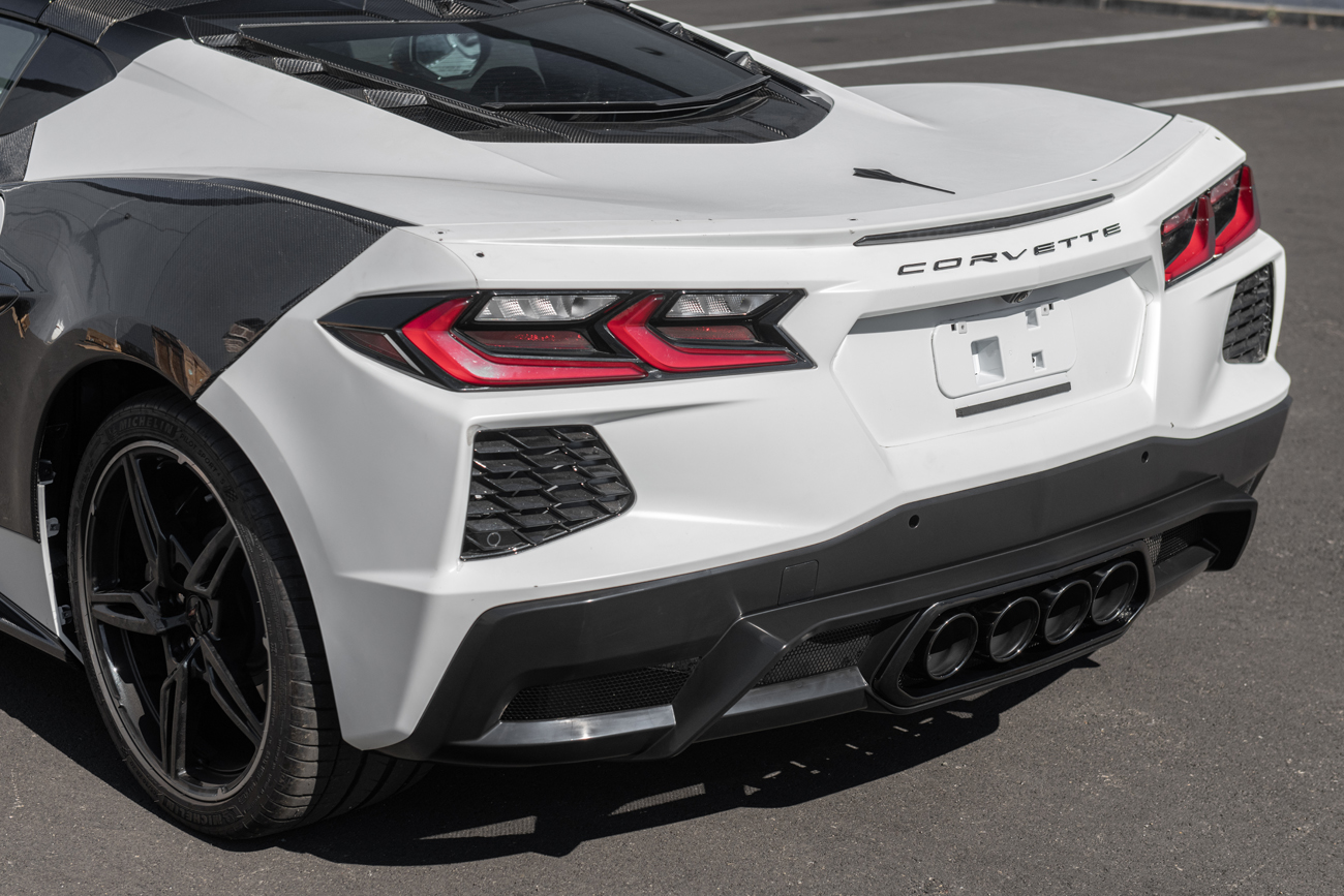 eos-corvette-c8-z06-package-rear-center-quad-exit-diffuser-diff-859-absdiff-863-grilldiff-863-tips (25)