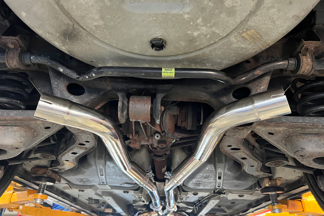 2009-2014-cadillac-cts-v-62l-v8-sedan-and-wagon-resonated-mid-pipe-ext-mp068 (1)