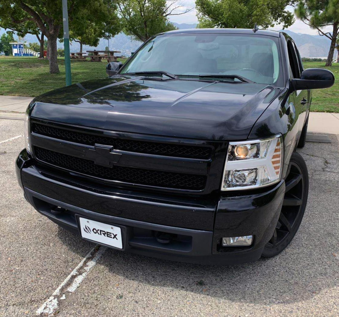 AlphaRex 07-13 Chevrolet Silverado LUXX-Series LED Projector Headlights Chrome (2)