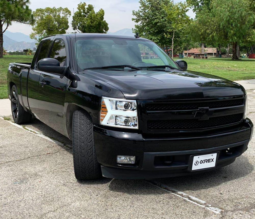 AlphaRex 07-13 Chevrolet Silverado LUXX-Series LED Projector Headlights Chrome (3)