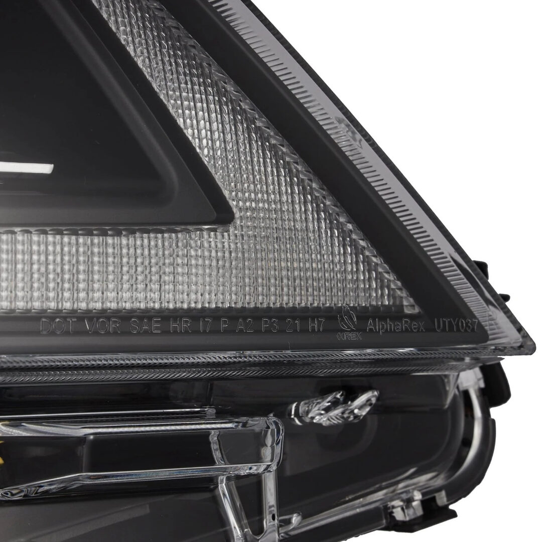 AlphaRex 11-20 Toyota Sienna LUXX-Series Projector Headlights Alpha-Black (10)