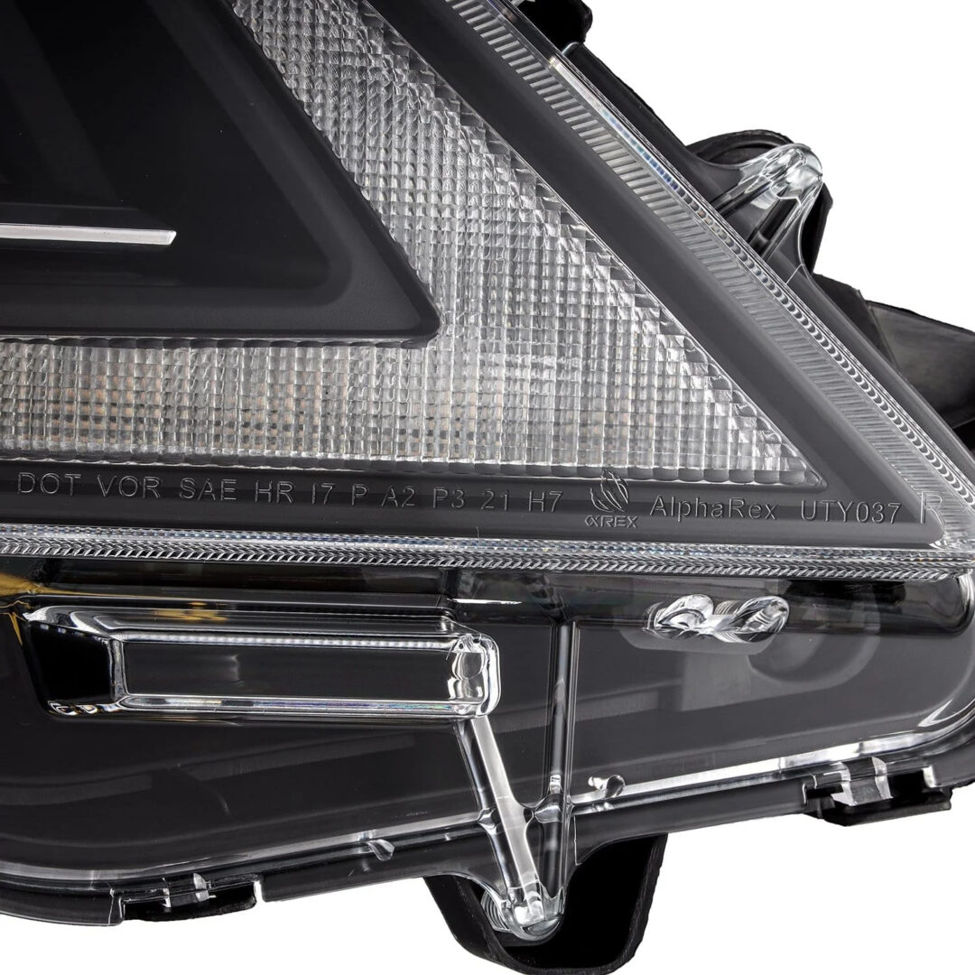 AlphaRex 11-20 Toyota Sienna LUXX-Series Projector Headlights Black (10)