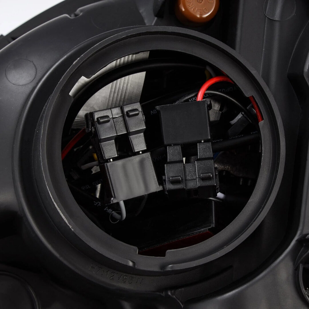 AlphaRex 11-20 Toyota Sienna LUXX-Series Projector Headlights Black (11)