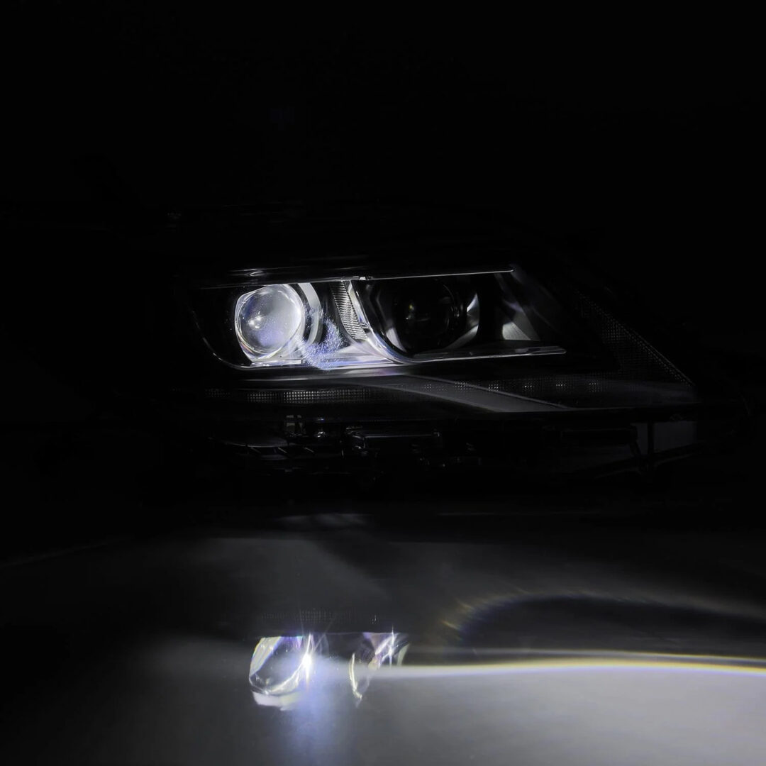 AlphaRex 11-20 Toyota Sienna LUXX-Series Projector Headlights Black (4)