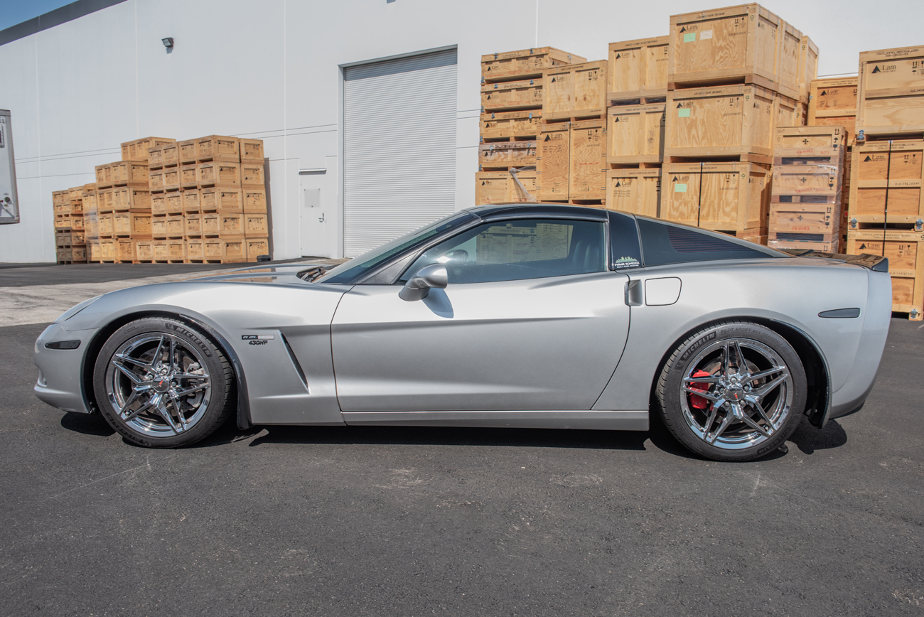 EOS Chevrolet Corvette C6 Base Front & Rear Splash Guards Mud Flaps Front Carbon Fiber (24)