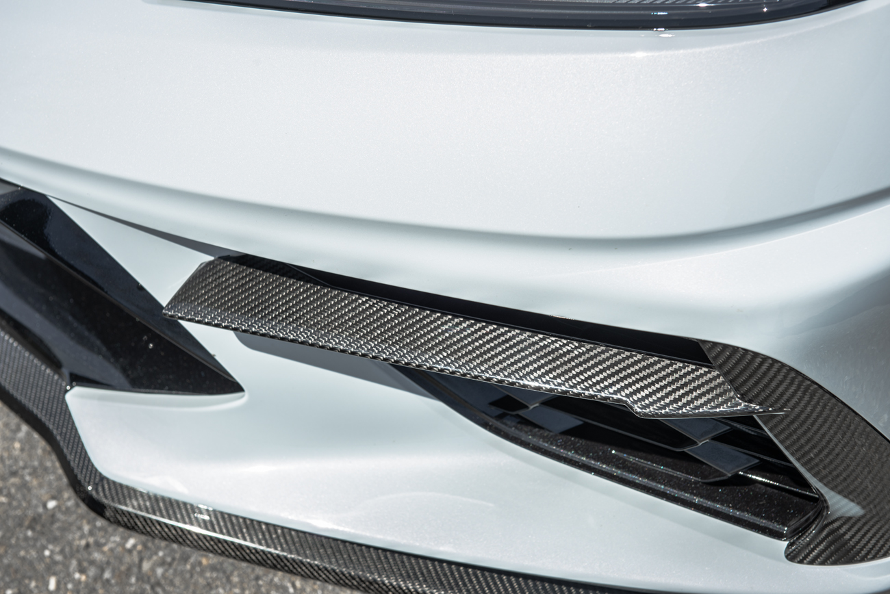 EOS Chevrolet Corvette C8 Front Grille Insert Carbon Fiber (1)