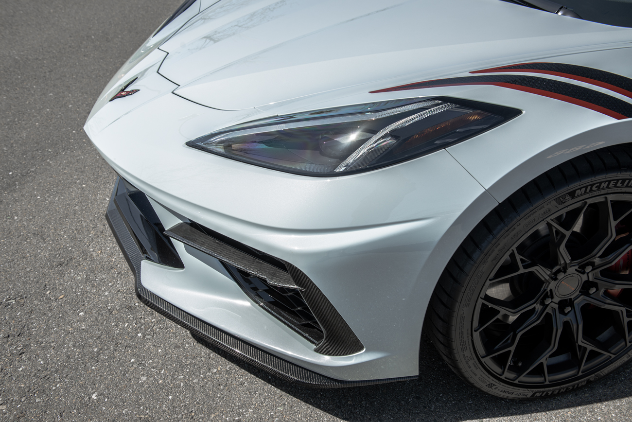 EOS Chevrolet Corvette C8 Front Grille Insert Carbon Fiber (2)