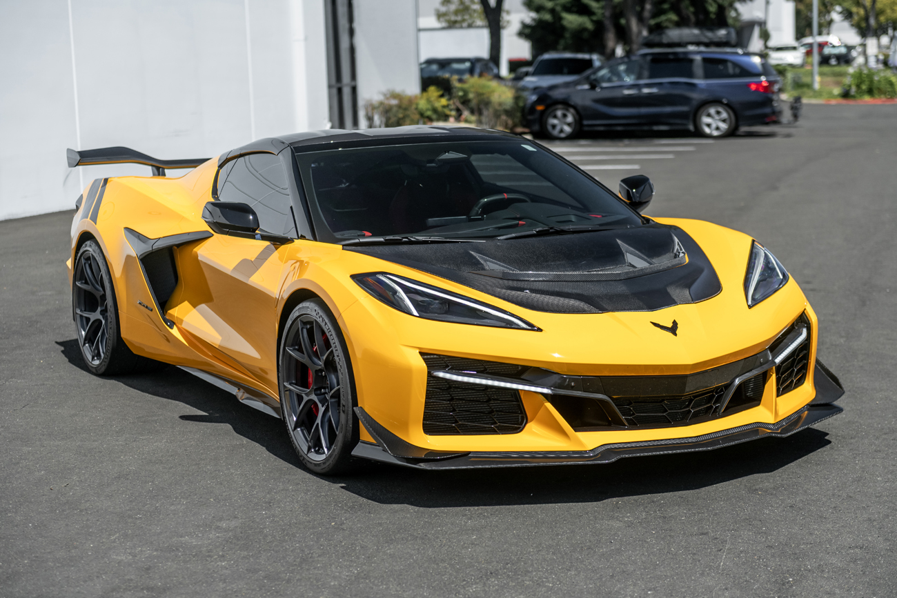 EOS Corvette C8 ZR1 Front Bumper Vented Extractor Hood (28)