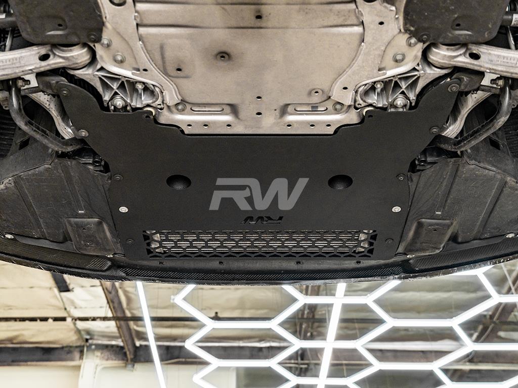 RW Carbon BMW F90 M5 Oil Cooler Guard_6