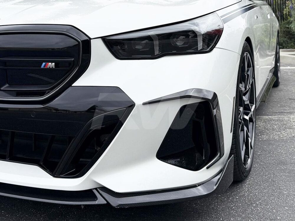 RW-Carbon-BMW-G60-5-Series-Carbon-Fiber-Front-Side-Vent-Trims-3-1000x750