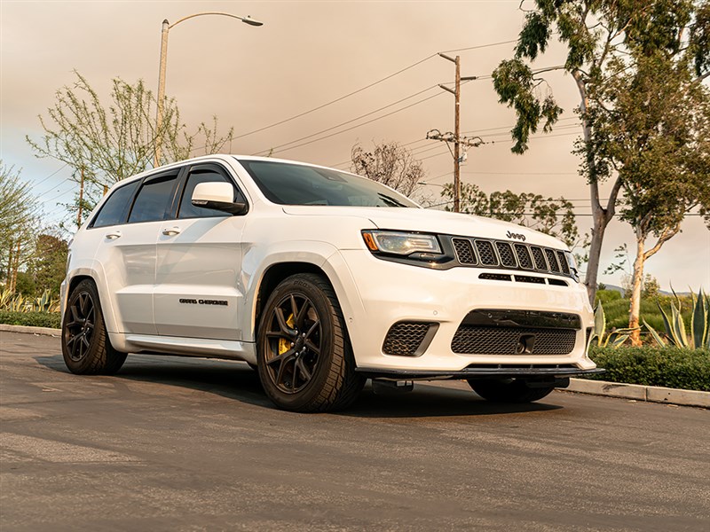 RW-Carbon-Jeep-SRTTrackhawk-RWS-Carbon-Fiber-Front-Lip-3