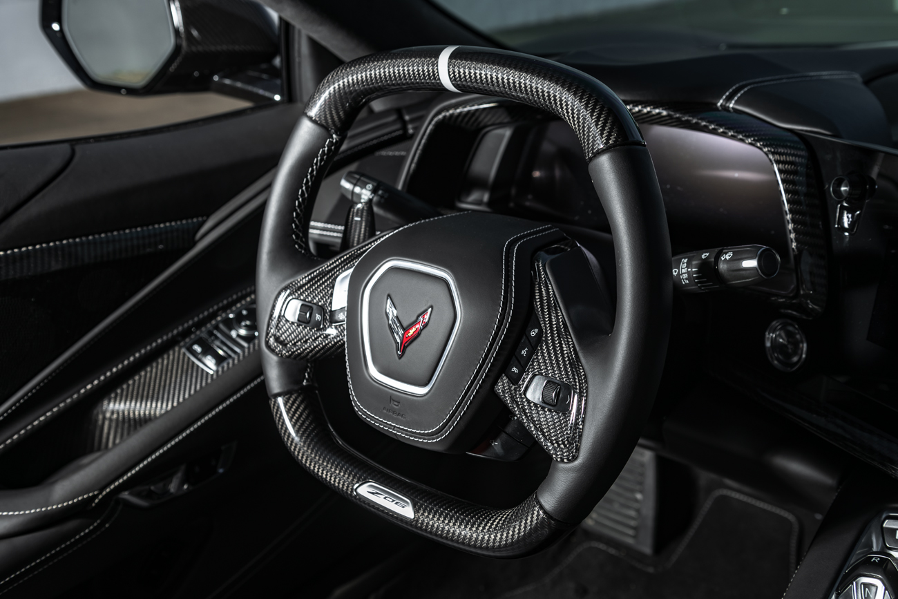 eos-corvette-c8-steering-wheel-trim-cover-w-collison-button-vent-1200-bkcf (13)