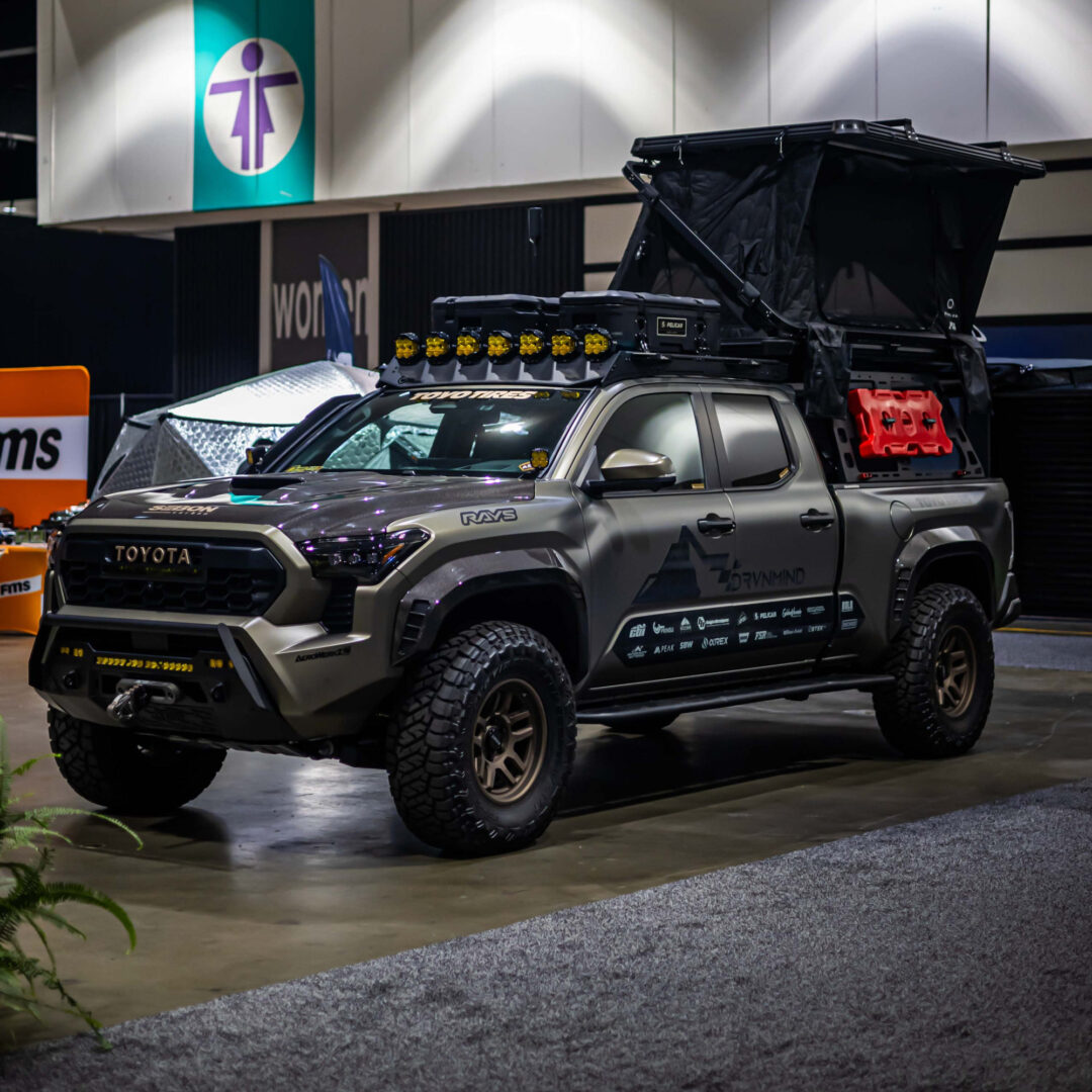 Seibon Carbon Fiber Front Fender Flares For 2024-2025 Toyota Tacoma_FLR24TYTA-F _10