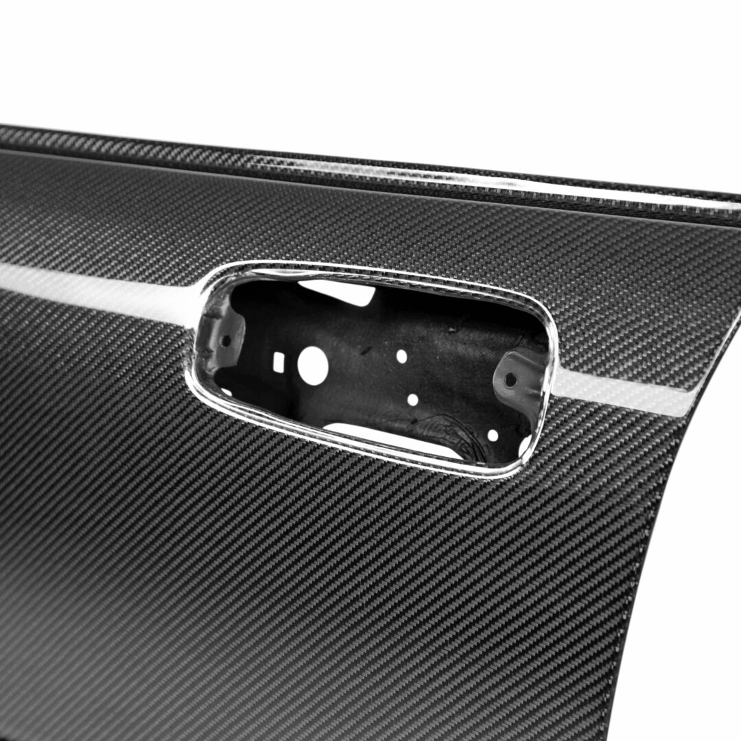 Seibon Carbon OE-Style Carbon Fiber Doors For 2002-2007 Subaru ImprezaWRXSTi (FRONT) DD0205SBIMP-F_3